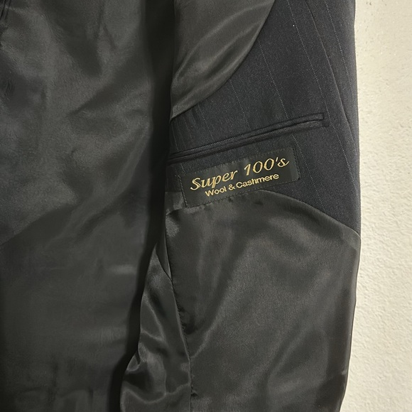 Dario Di Napoli 100% Wool and Cashmere 2 Pieces Suit, Striped Black Color. - Picture 2 of 16